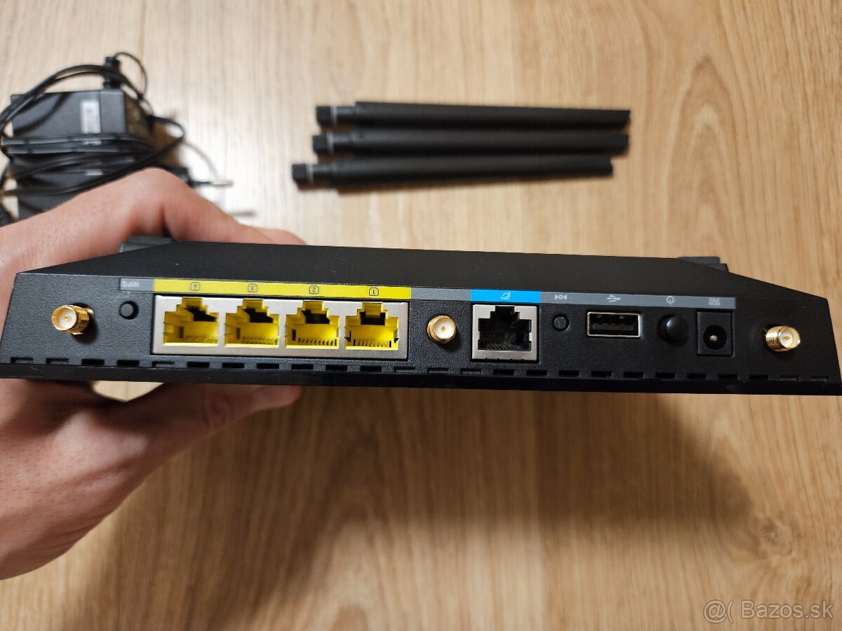 Router ASUS RT-N18U, 2.4 GHz, 600 Mb/s - 2