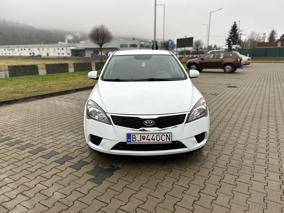 Kia Ceed 1.6 Crdi Nová STK/EK - 2
