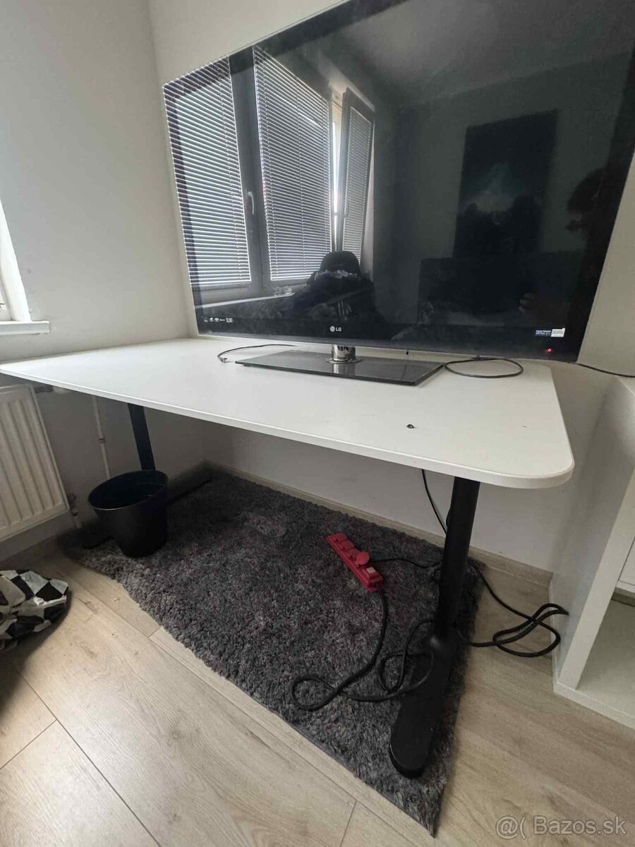 Ikea písací stôl BEKANT - 2