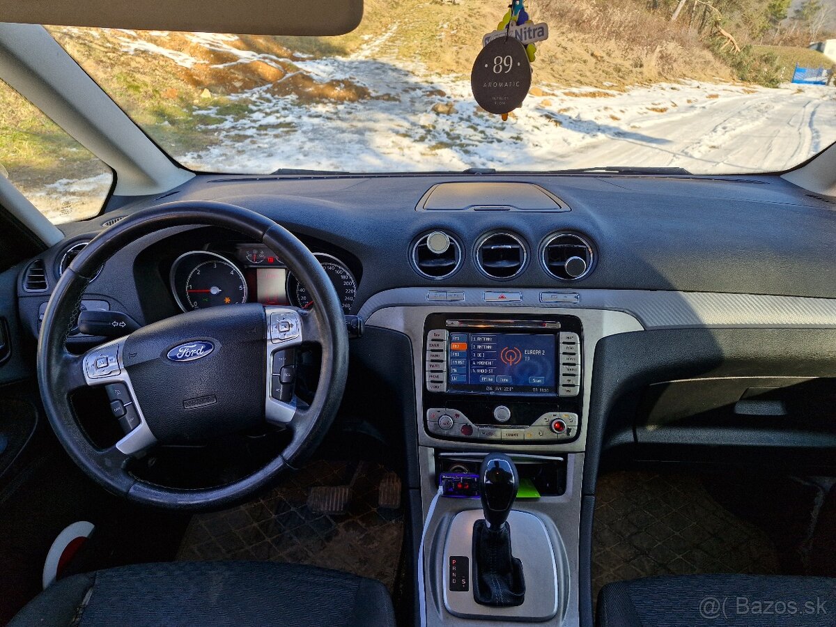 Ford galaxy ghia - 2