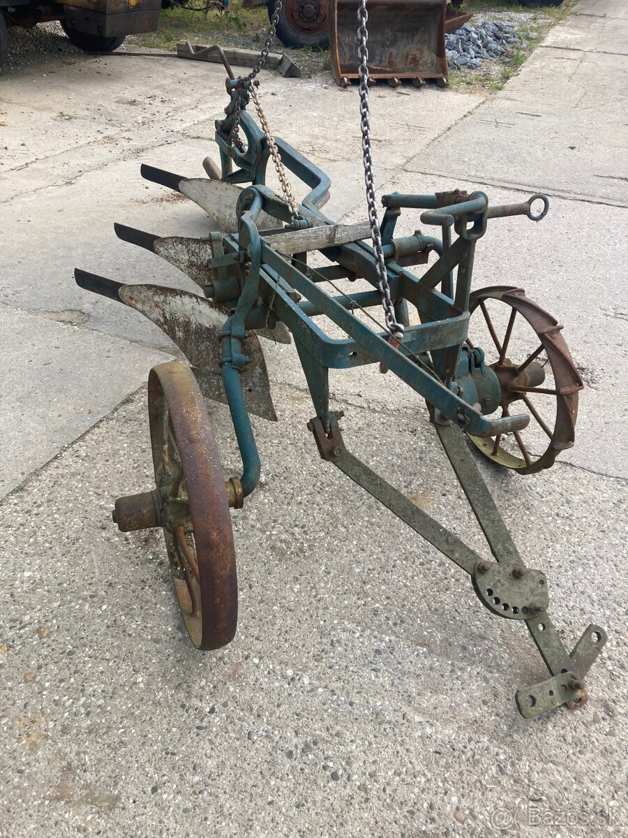 Tažený pluh 3x25 - 2