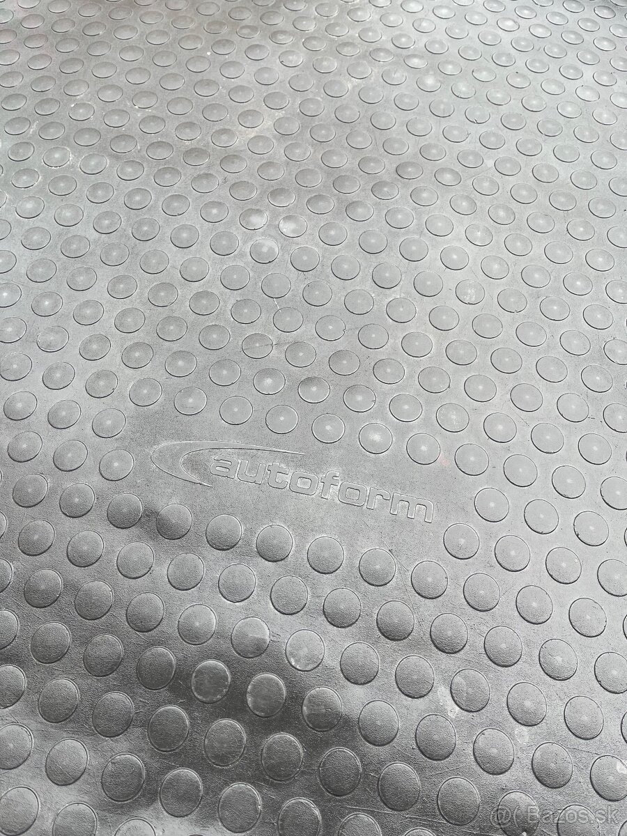 Gumená vanička,rohož kufra VW Passat B6 - 2