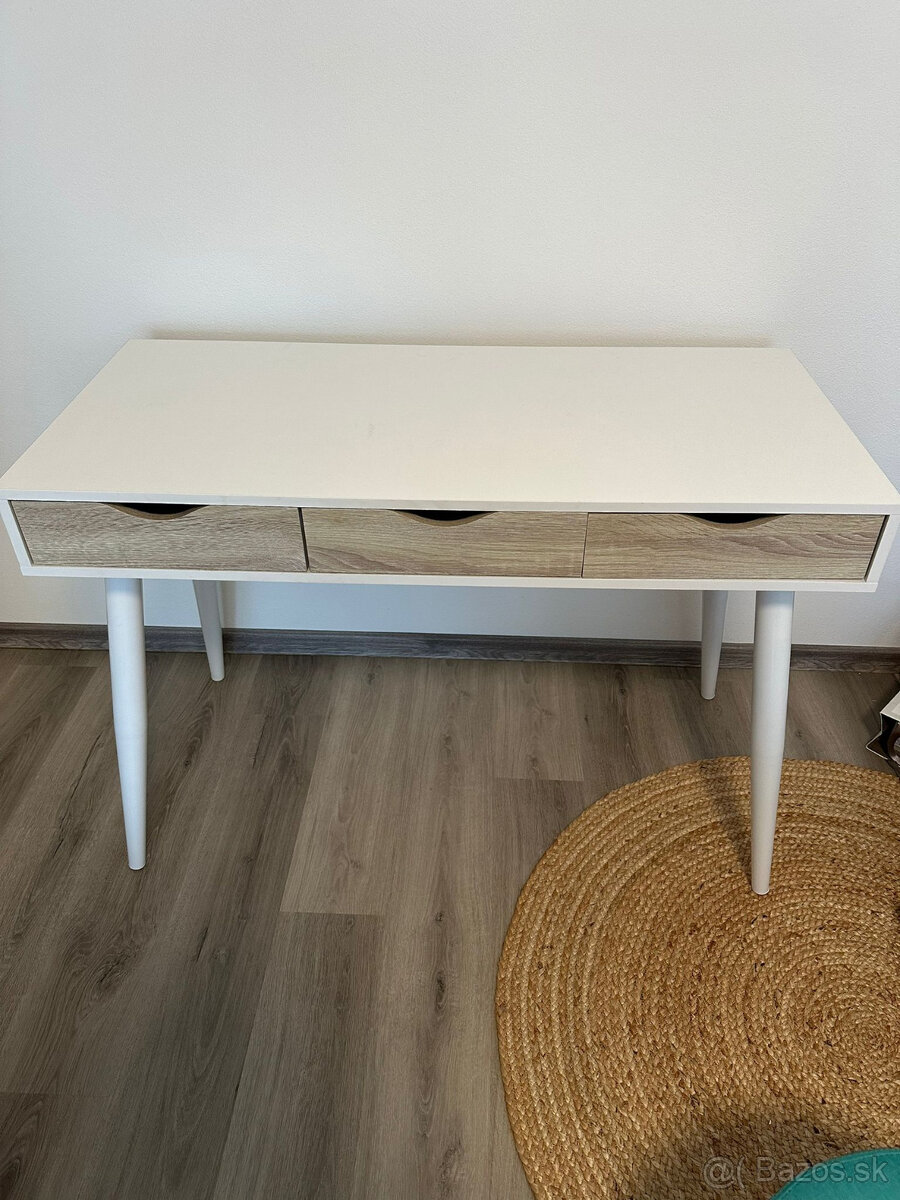 Pracovný stôl - 2