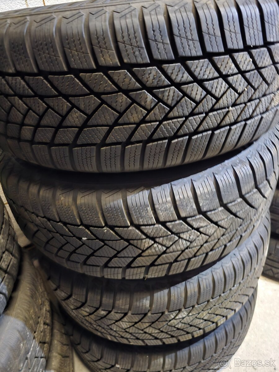 zimna nordica 195/55/R15 + disky - 2