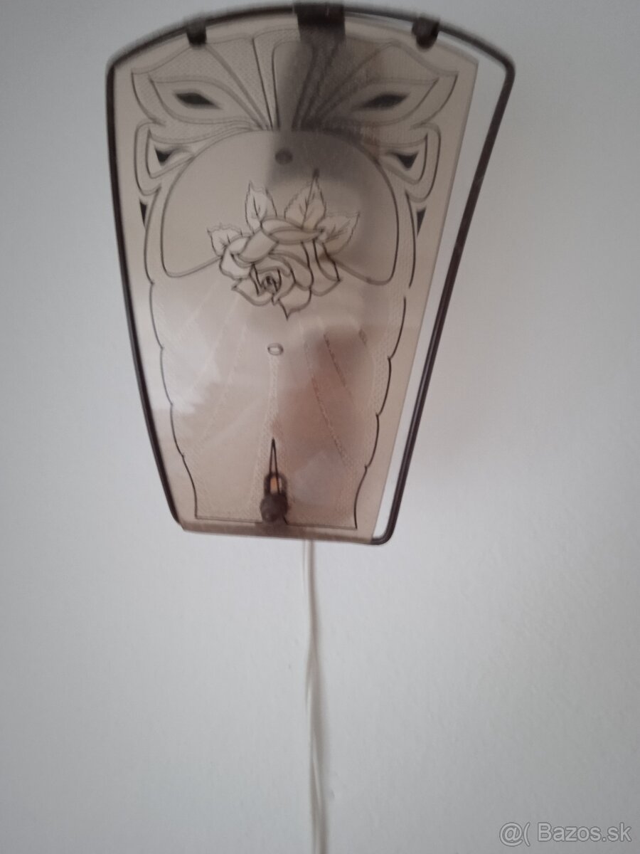 Hnedá lampa na stenu - 2