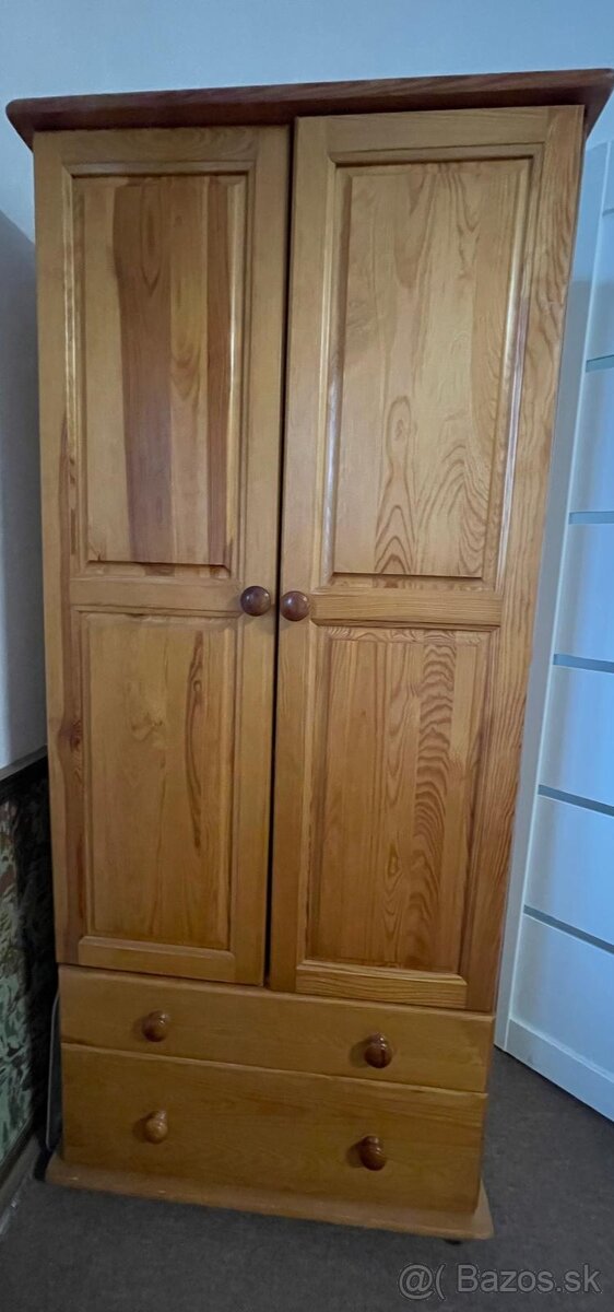 Skrine z masívneho dreva - 2