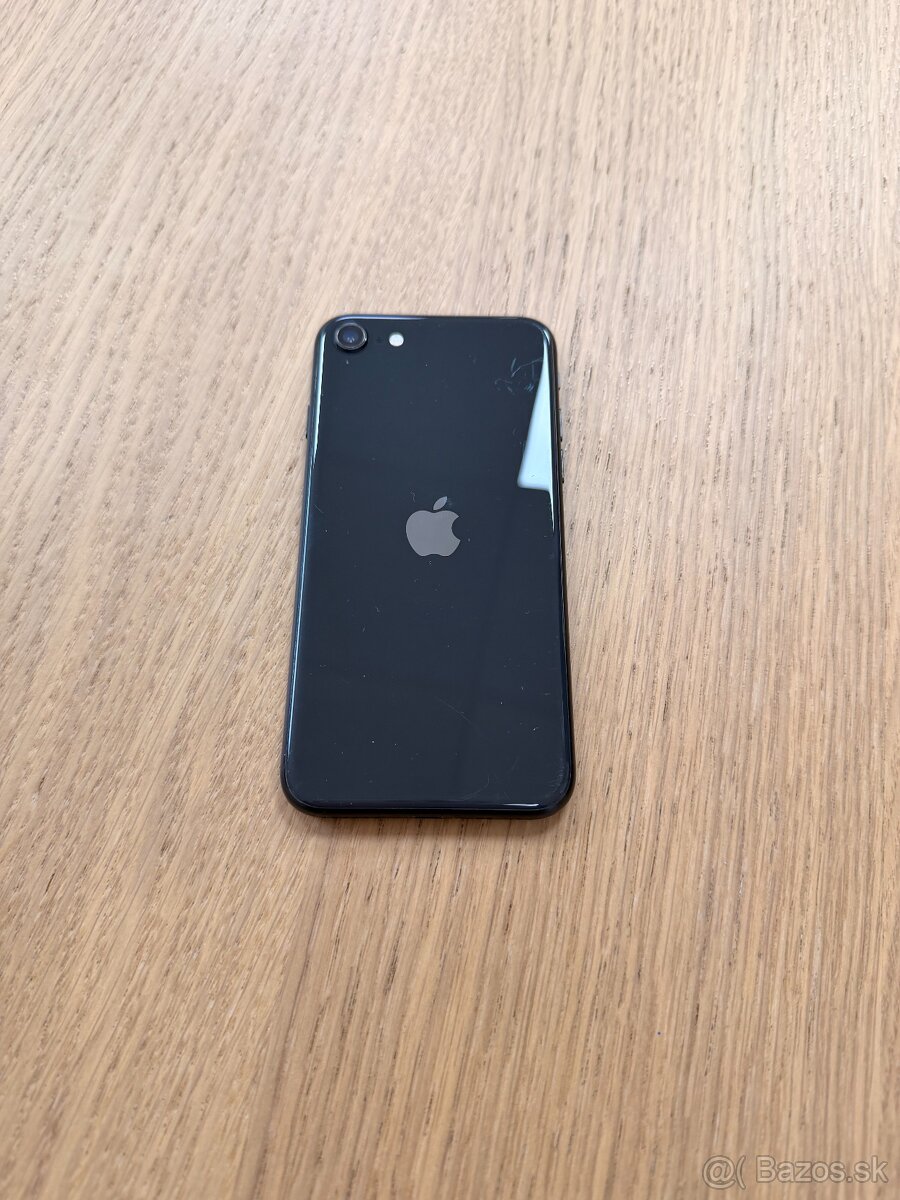APPLE IPHONE SE 2020 - čierny - 2