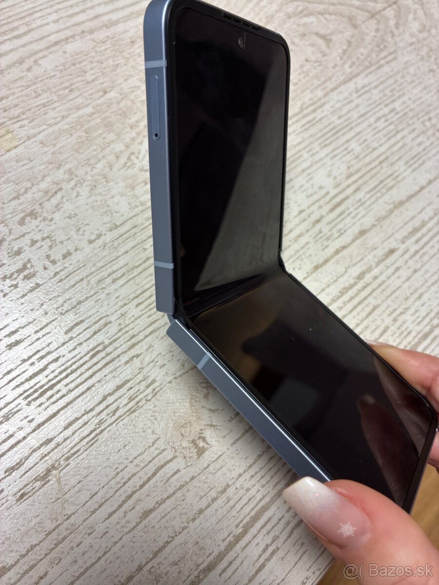 Samsung Z Flip - 2