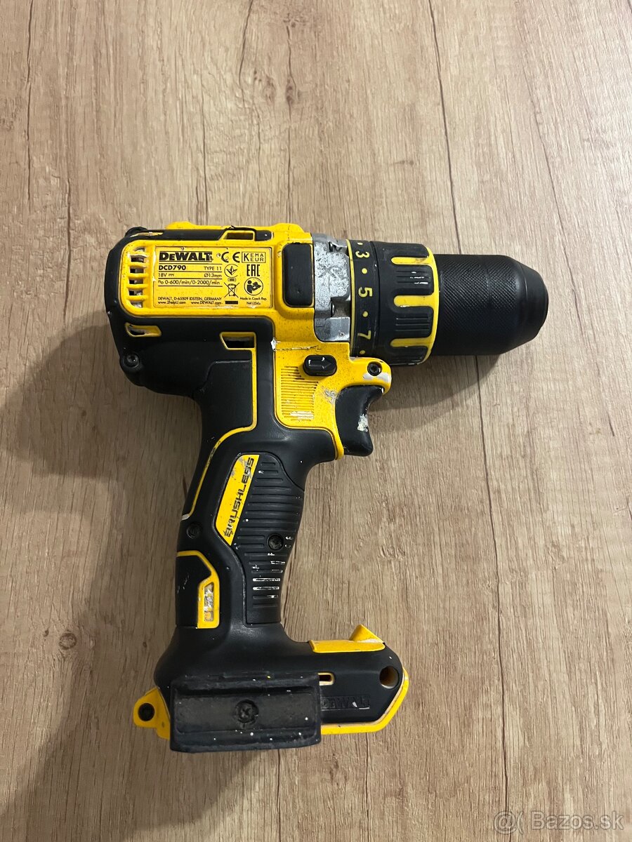 DeWALT DCD790 – kompaktná aku vŕtačka - 2