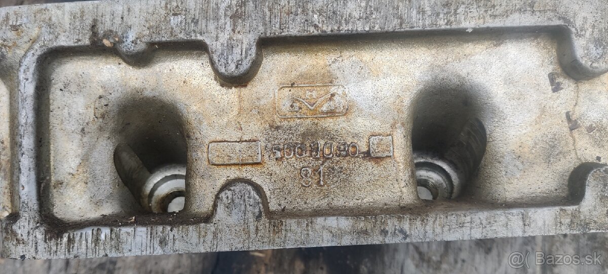 Gaz 21 volga hlava - 2