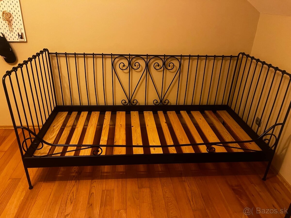 Kovová posteľ - 2