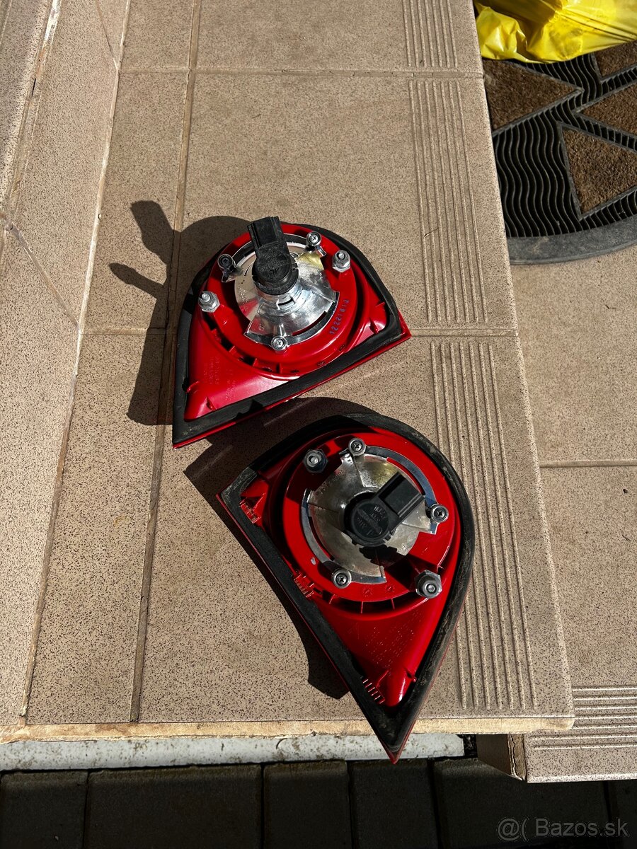 Zadné svetlá Golf 5 - 2