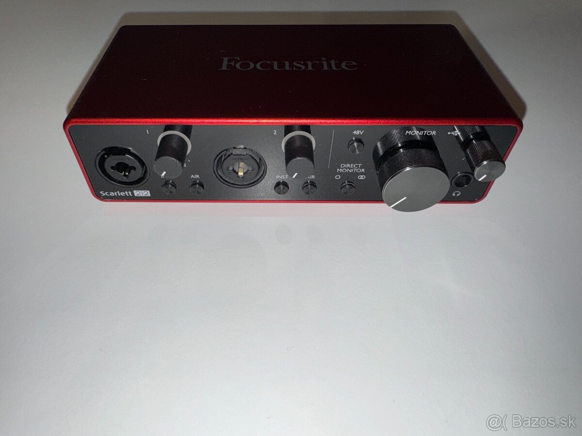Focusrite 2i2 3rd Gen + Audio Technica AT2020 - 2
