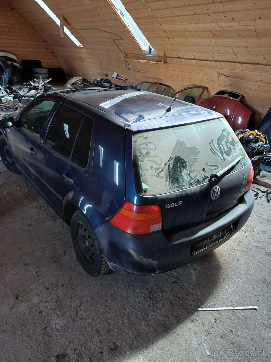 Rozpredám Volkswagen Golf 4 1.4i - 2
