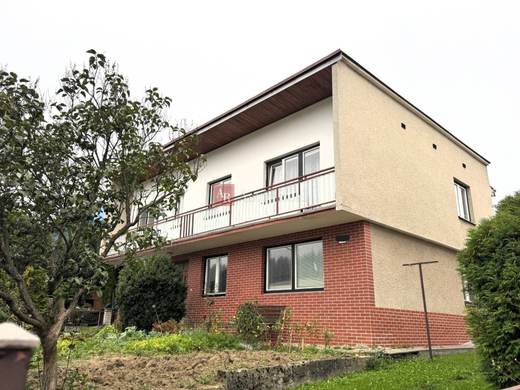 Na predaj tehlový RODINNÝ DOM v meste Tvrdošín, 574 m2 - 2