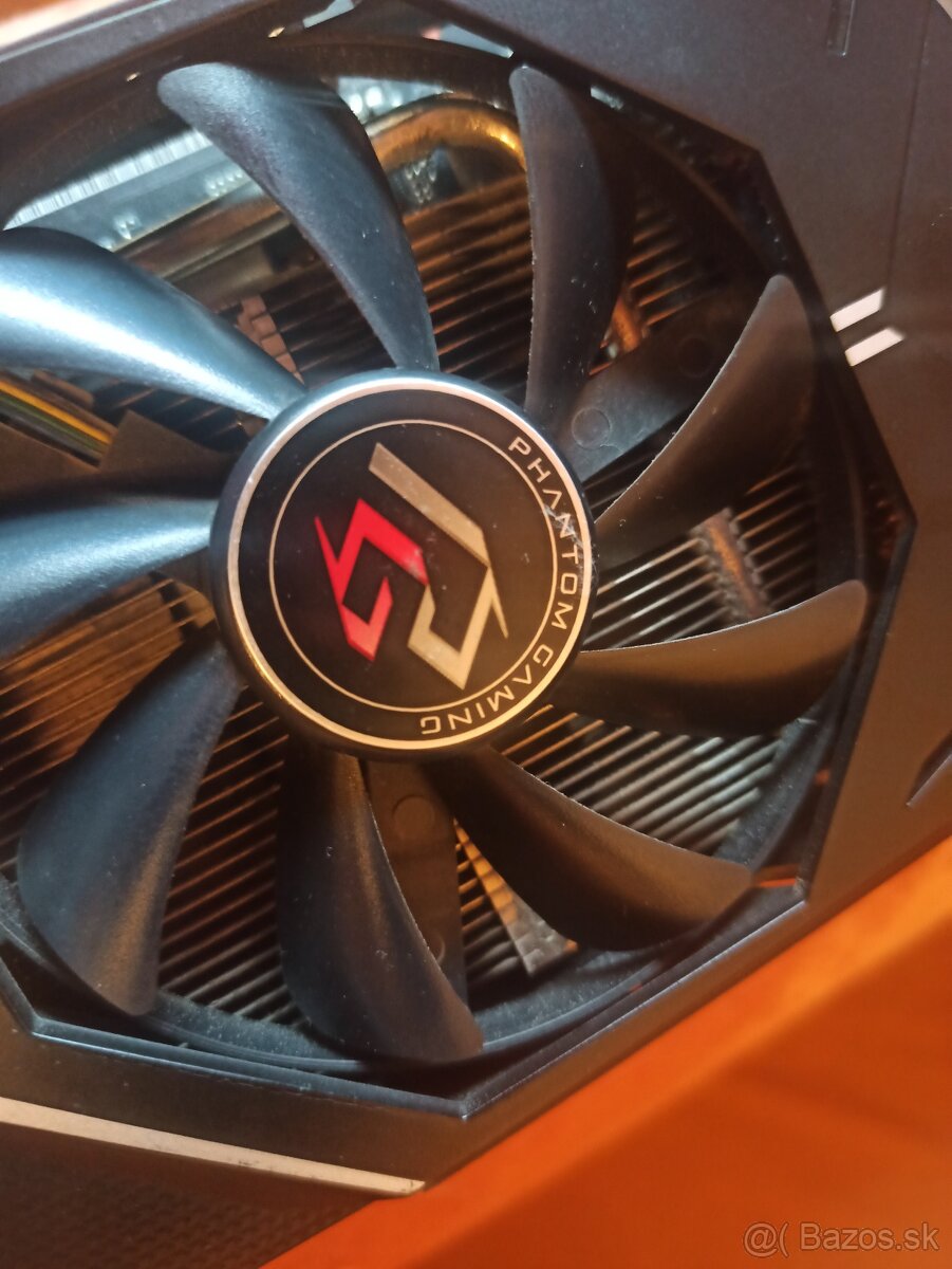 Radeon RX 580 8GB Phantom OC - 2