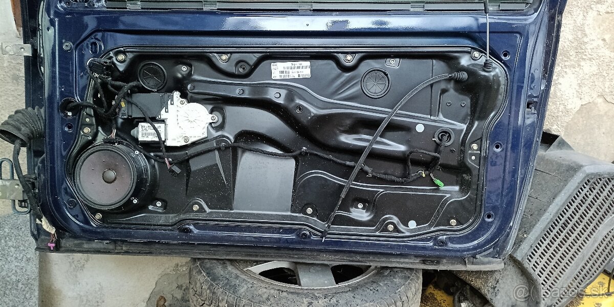 Golf 4 3dv. - dvere .... rezervované do 3.11. - 2