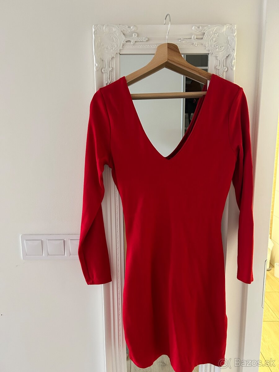 Červené šaty - 2