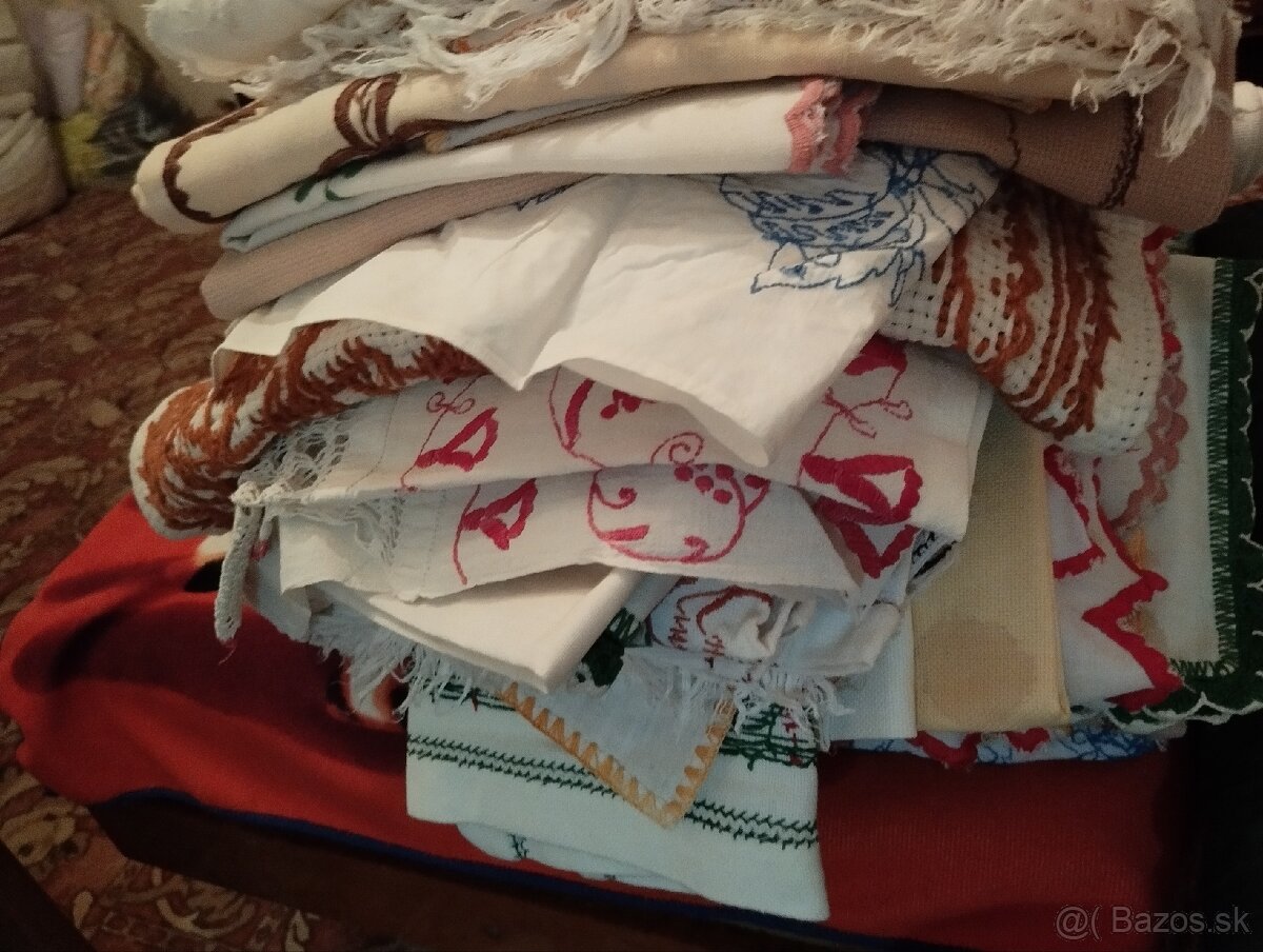 Vyšívané obrusy a decky - 2
