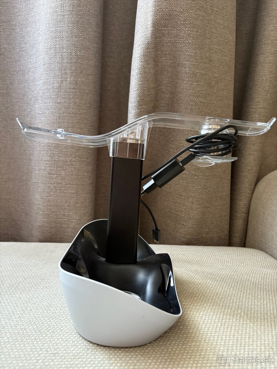 Stojan na virtuálnu realitu - 2