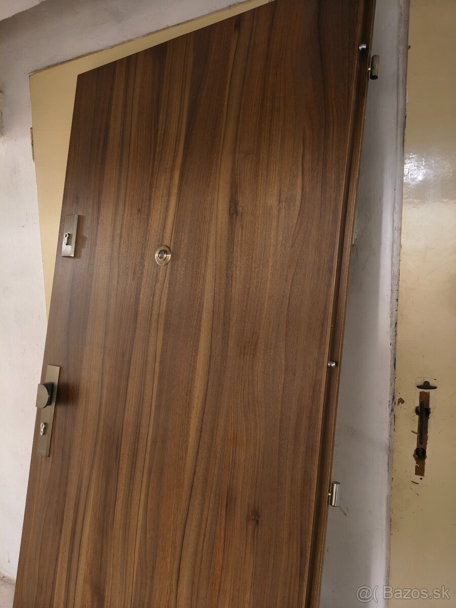 Vchodové dvere 80 ľavé - 2