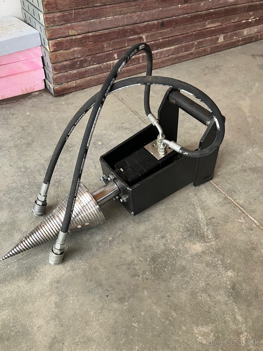 Predám štiepaci kužeľ na minibager - 2