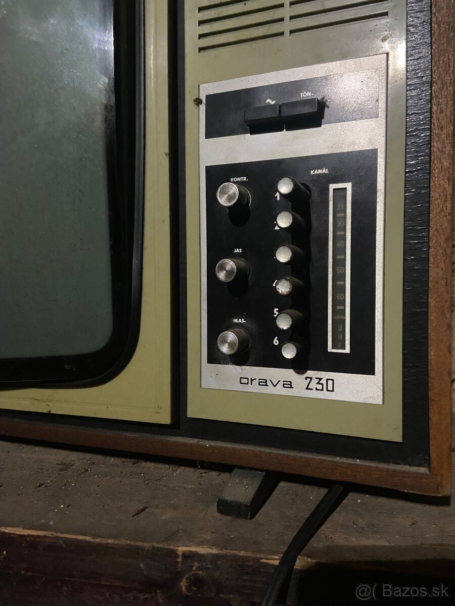 Retro Televízor - 2