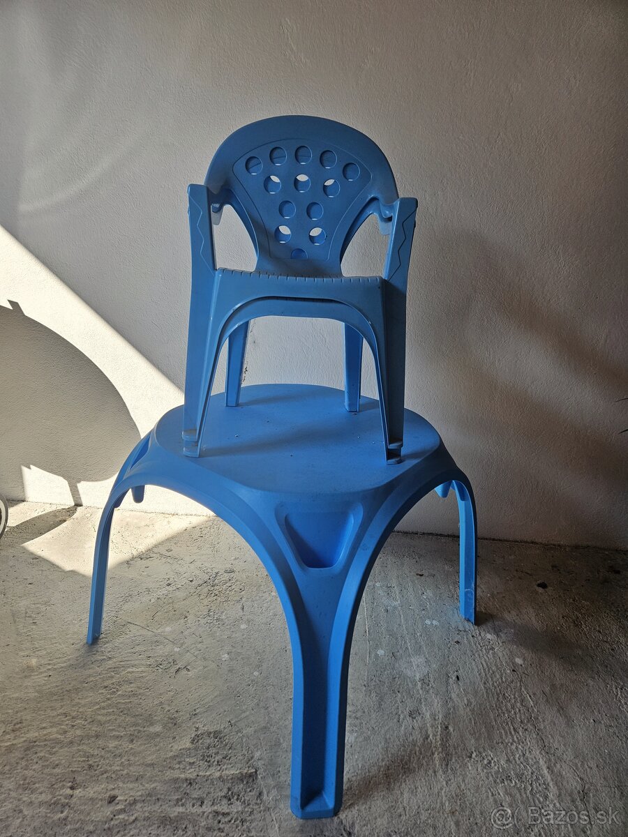 Detsky stolík so stoličkami - 2