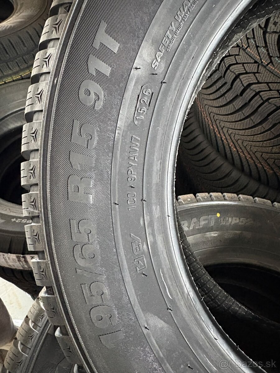 Kumho WP52+ Wintercraft 195/65 R15 91T EV - 2
