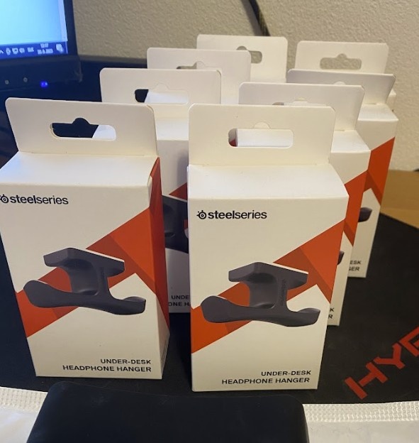 Steelseries Under-desk headphone hanger - 2