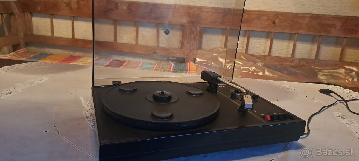 Gramofón UNITRA WG 902"ARTUR" - 2