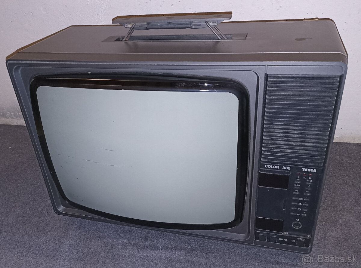 Starý retro televizor Tesla Color 332 (4332A) s ovladačom - 2