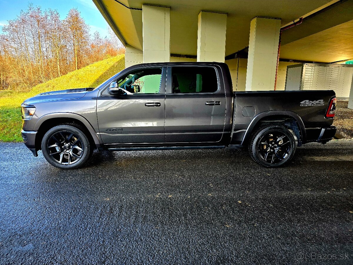 Ram 1500 5,7 HEMI, r. 2021,ODPOČET DPH, EL. PRAHY, PANORAMA