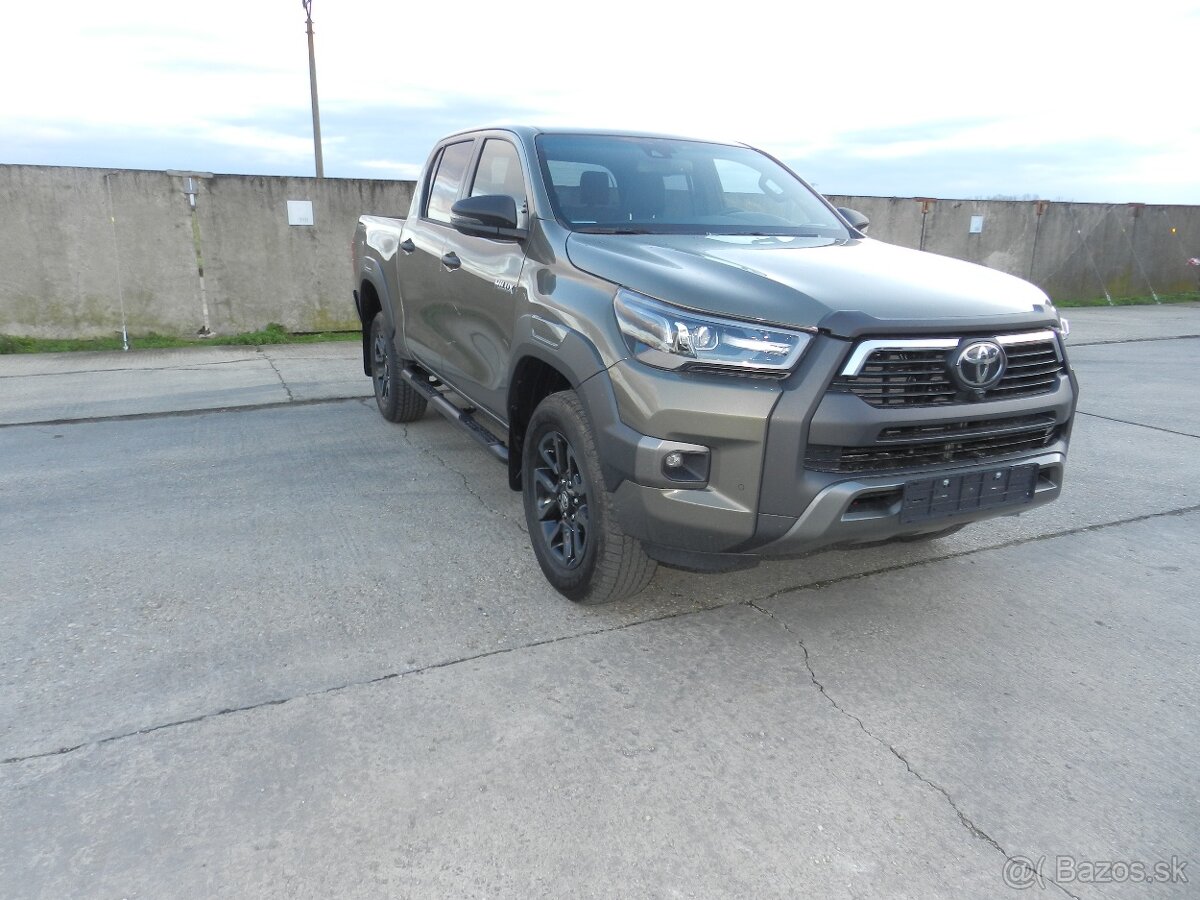 Toyota Hilux 2.8 Diesel MHEV Invincible