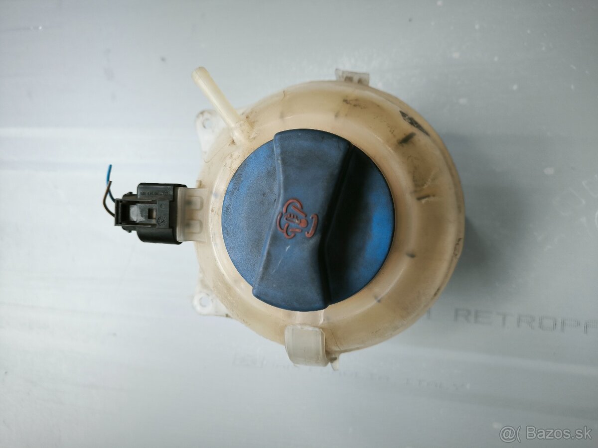 Predám nádržku chladiacej kvapaliny - 2