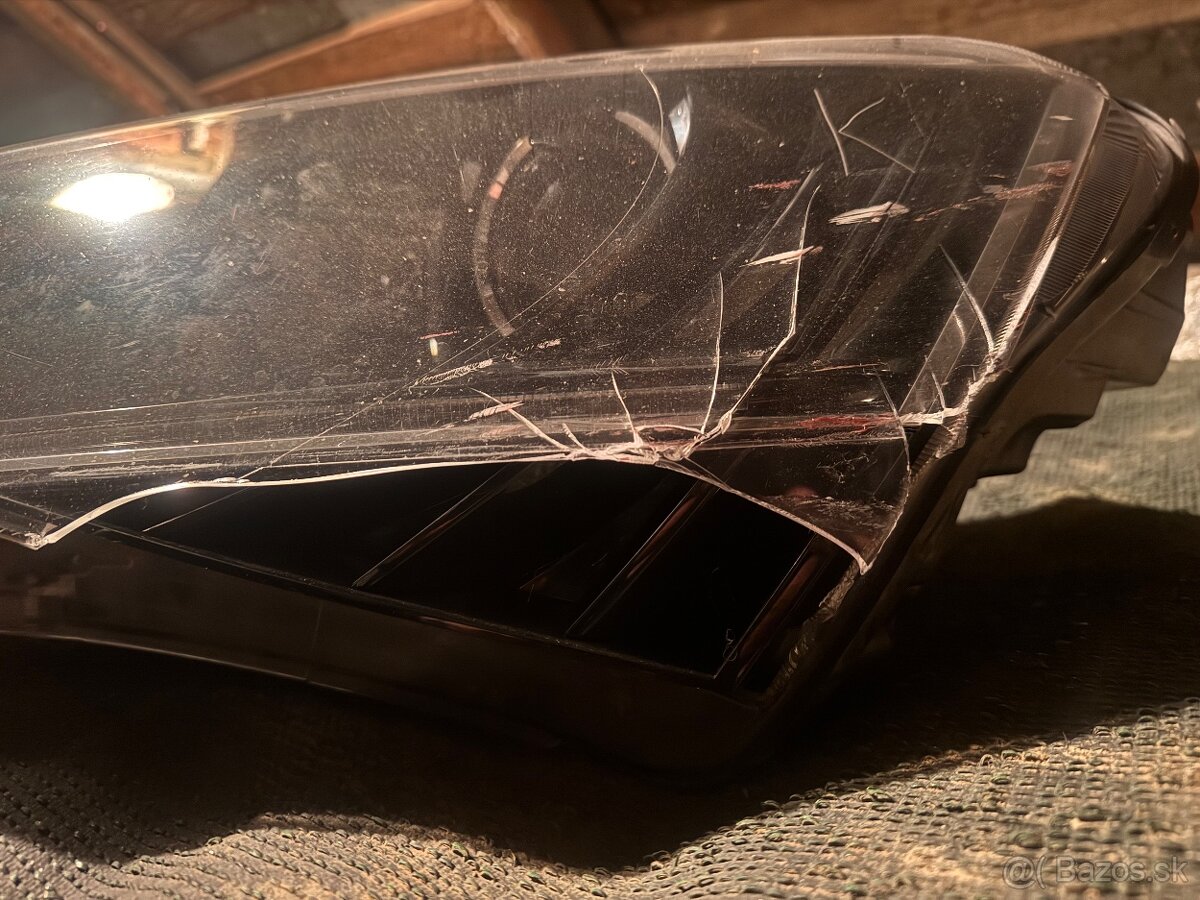 Predám predné bixenon svetlo Škoda Superb 3 - 2