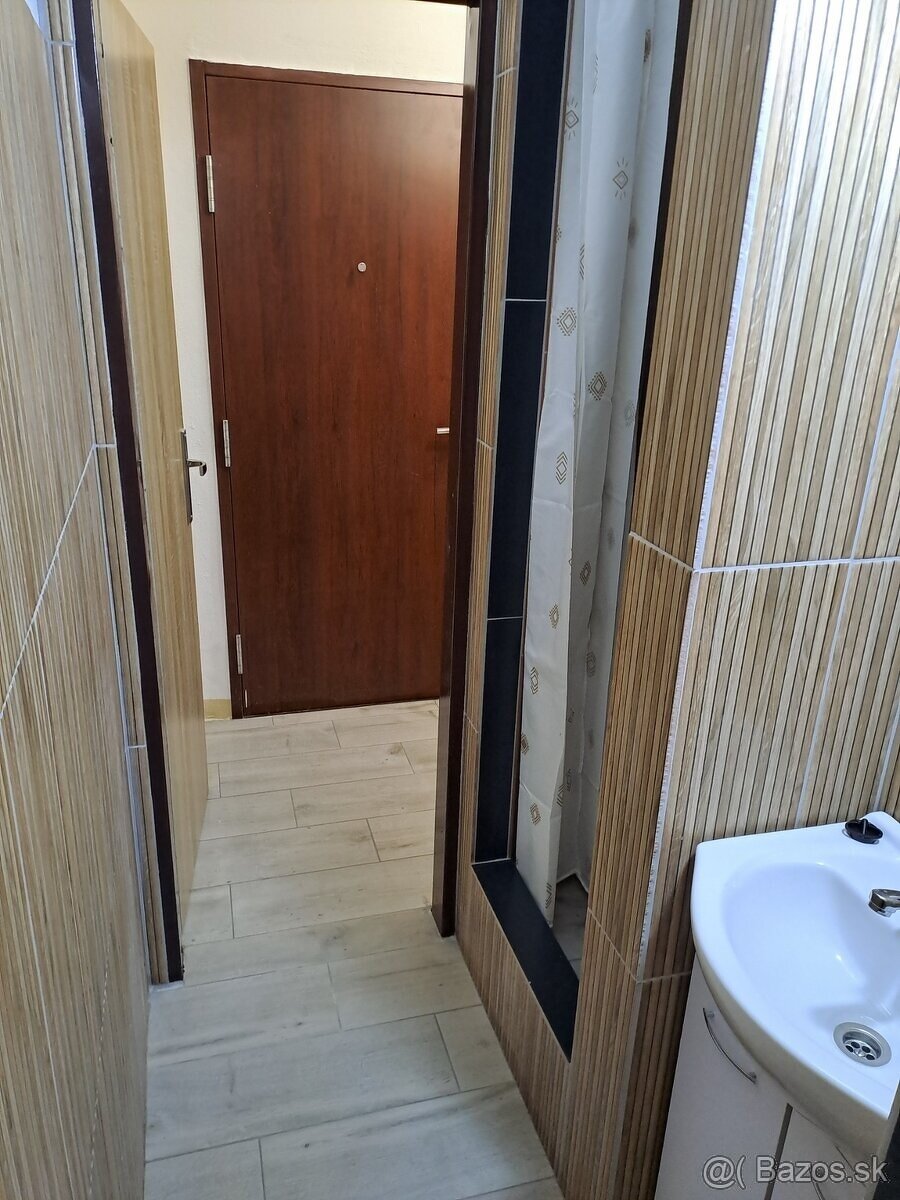 Prenájom 1‑izbového bytu – Brezno - 2