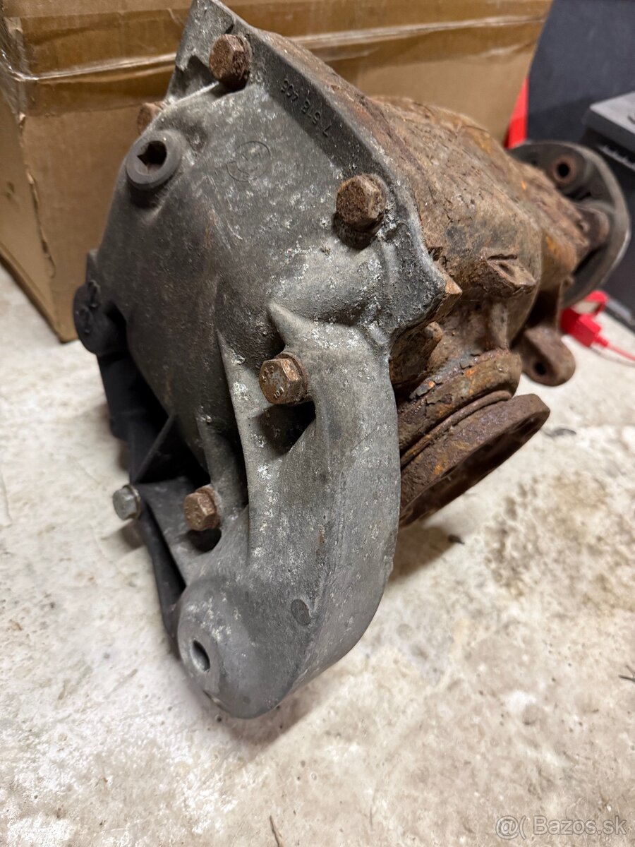 Diferenciál z BMW e90 330xd manuál - 2