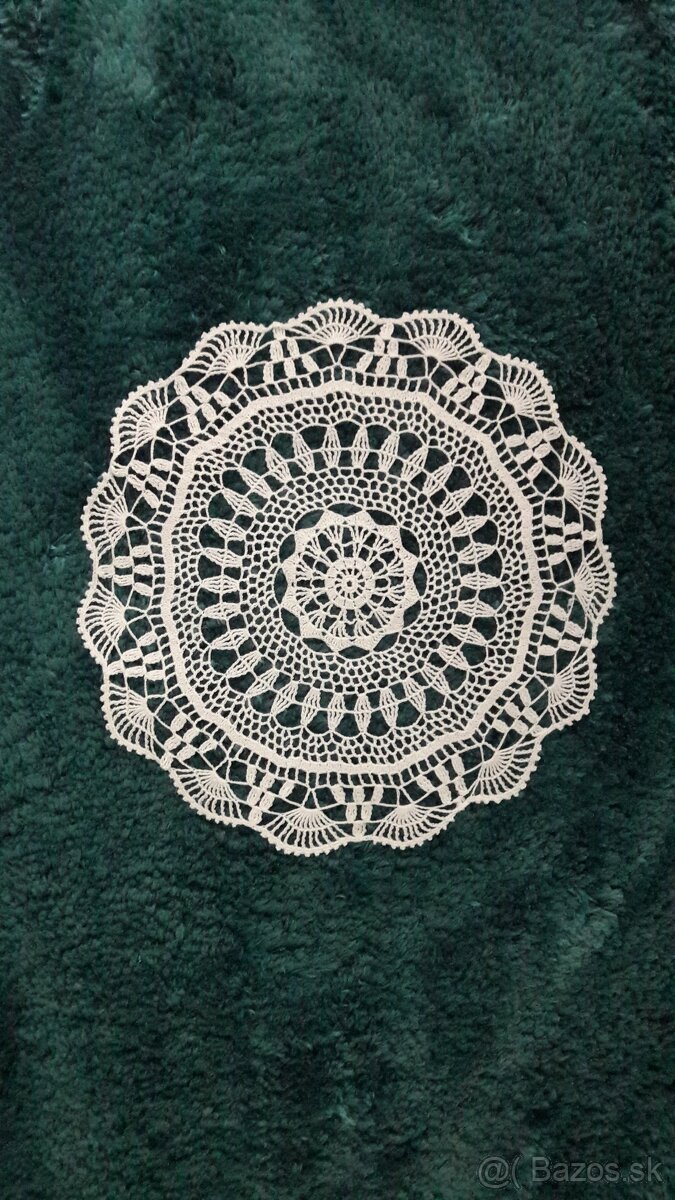 Háčkovaný obrus - 2