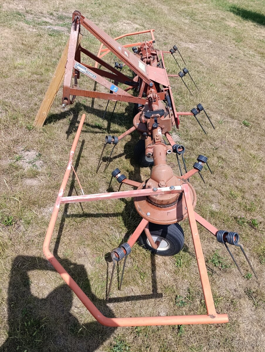 Obracač sena KUHN - 2