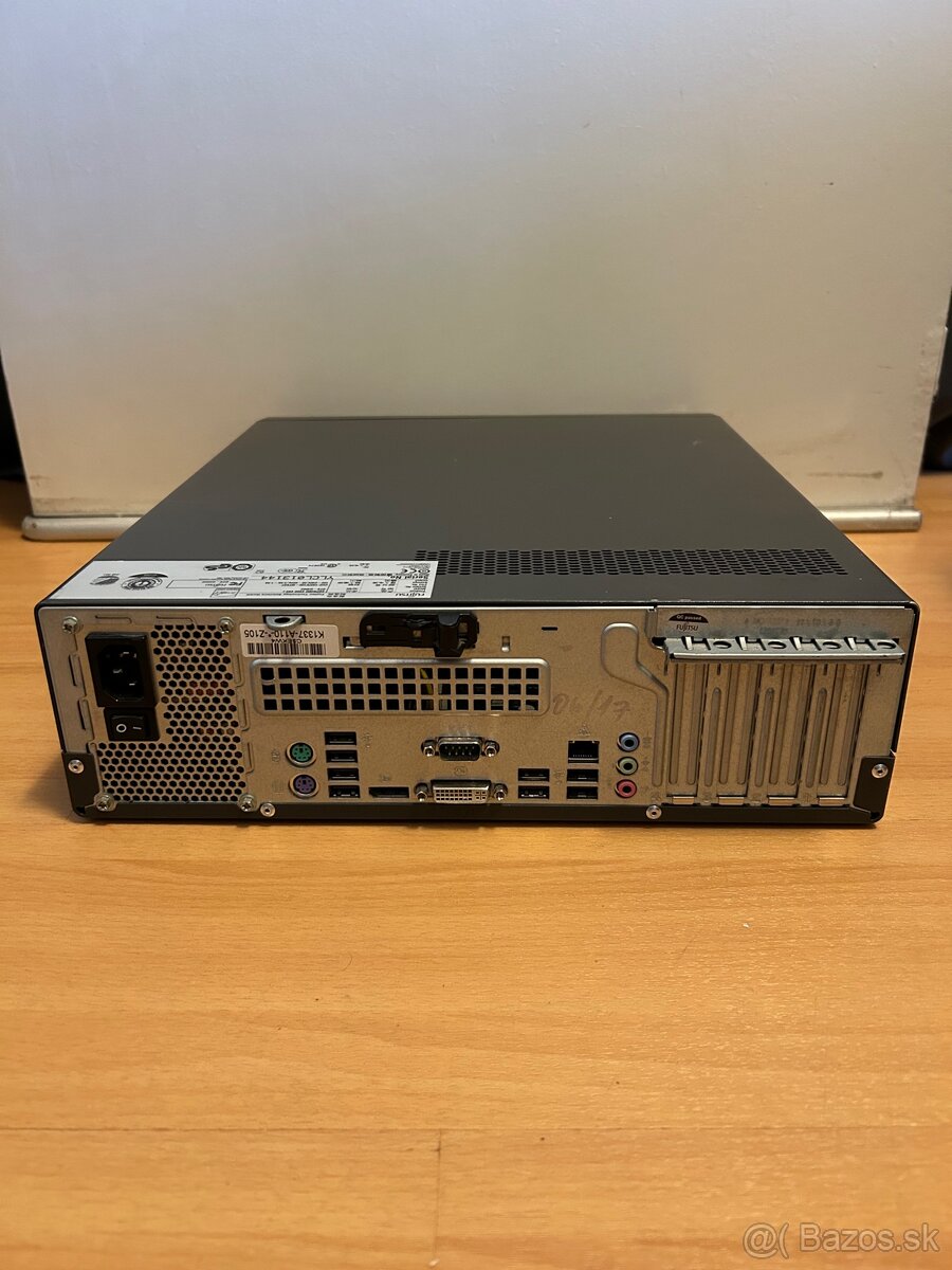 Fujitsu Esprimo E900 SFF - 2