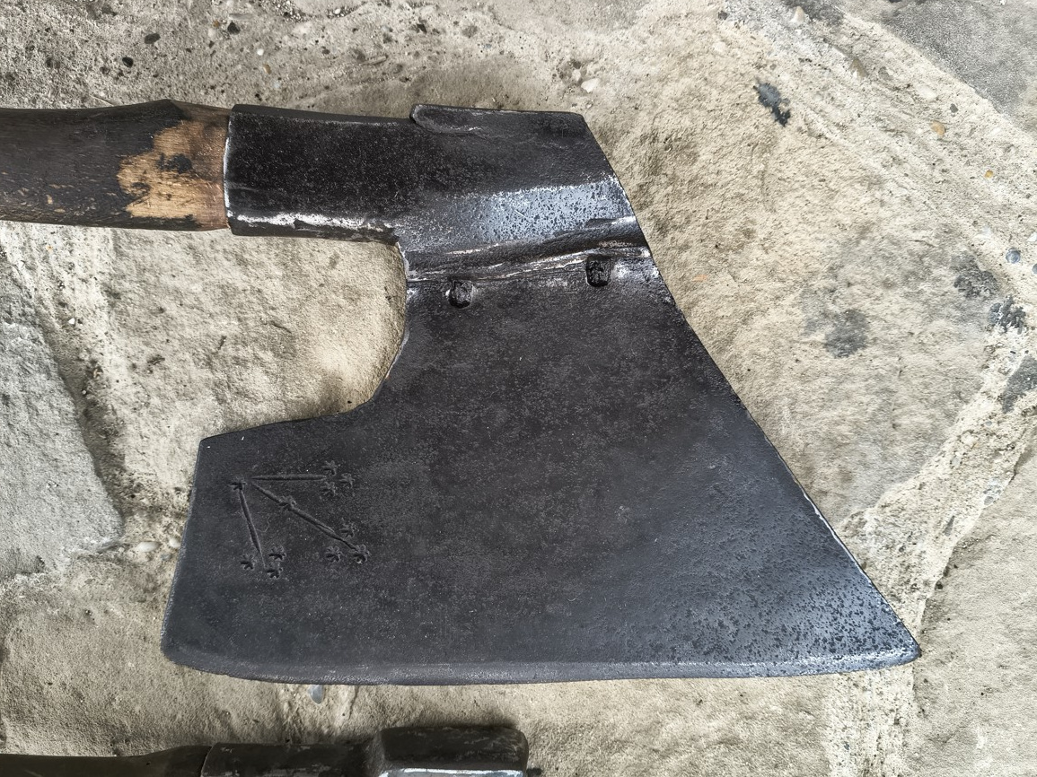 sekera,sekery,hoblík,nebožiec,staré náradie,dláto topor 02 - 2