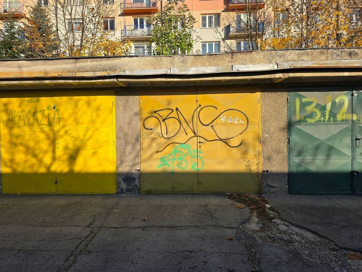 Prenájom garáže na ul. Rajecká, 18 m2 - Hliny 7 - 2