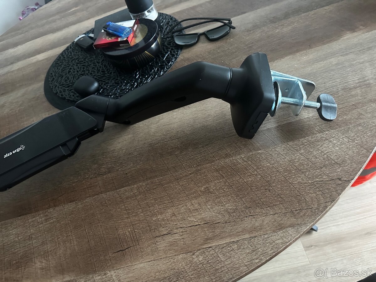 Držiak na monitor - 2