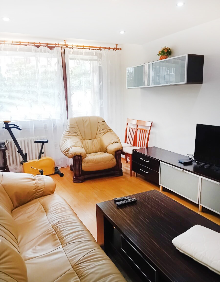 Ponúkame na prenájom pekný 3-izbový byt na Adlerovej ul. - 2