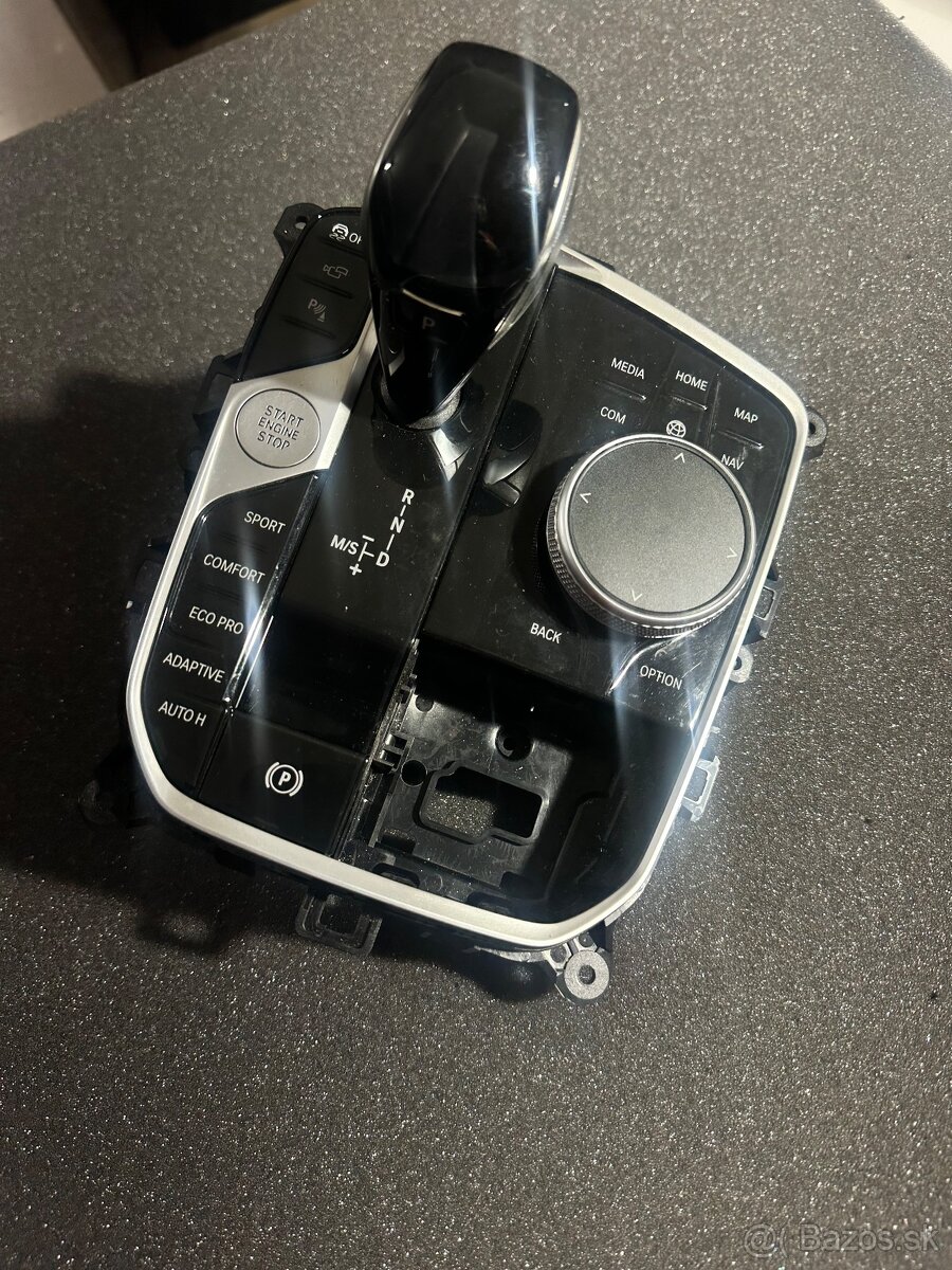 BMW X5 G05 – automatická radiaca páka + stredový panel (OEM) - 2
