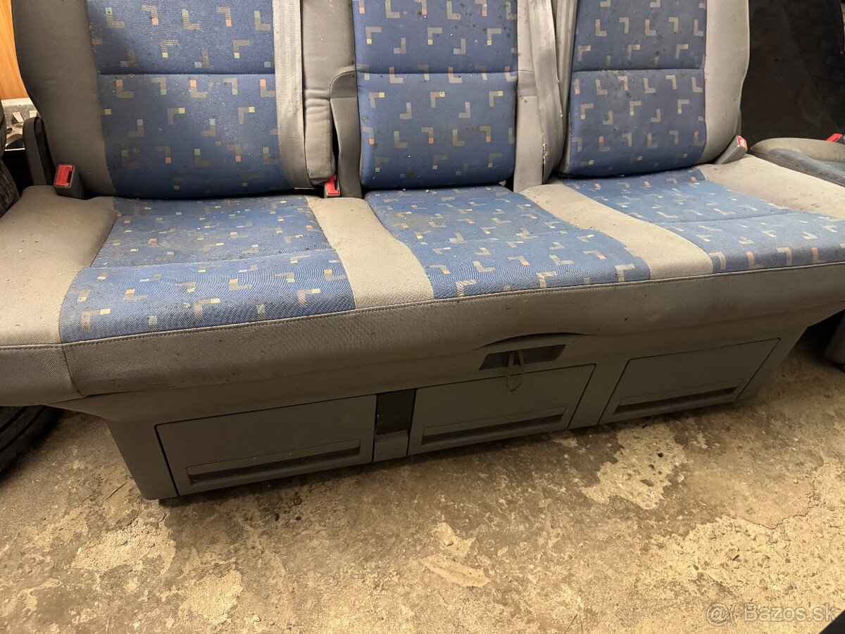 Predám trojsedačku Multivan T5 - 2