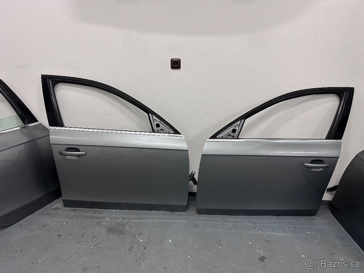 Audi A4 B8 avant boční dveře - 2