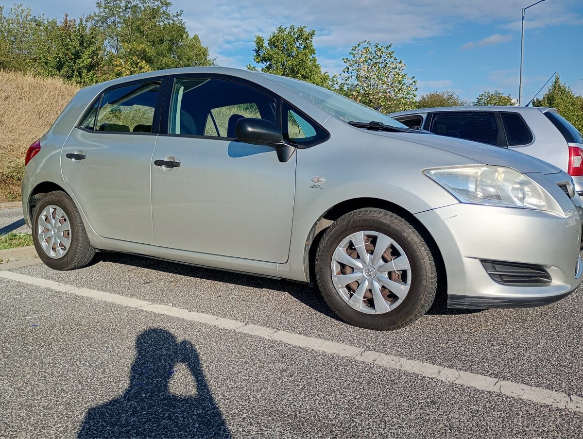 Predám Toyota - 2
