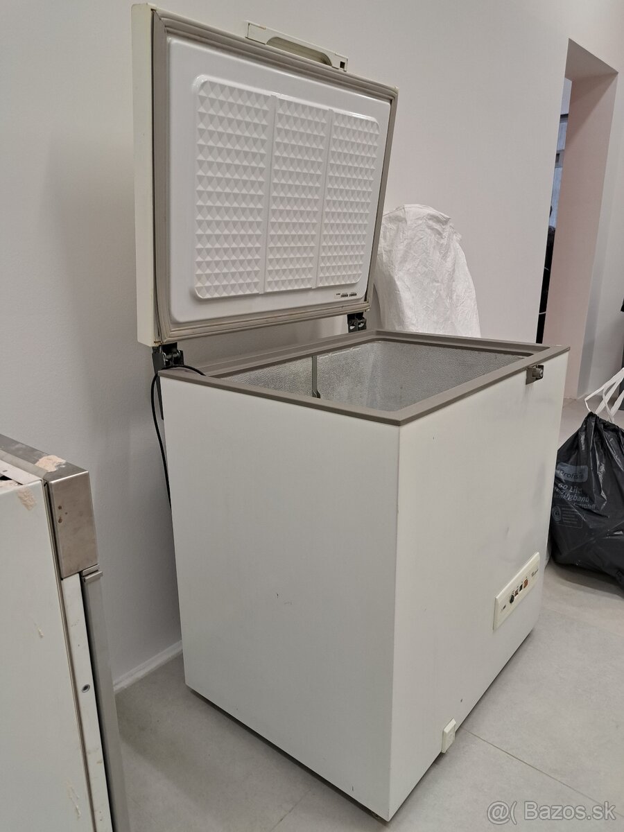 Mraznička Whirlpool 215L, funkčná - 2